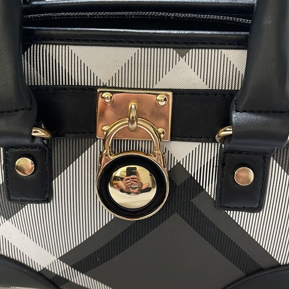 Women’s handle bag in grey, white & black plaid. Like new condition. - Picture 2 of 9